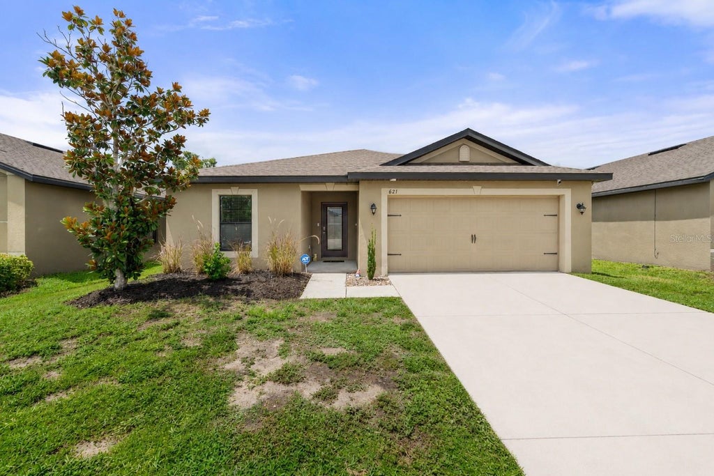 Photo of 621 Chatham Walk Drive, Ruskin, FL 33570 (MLS # S5153142)