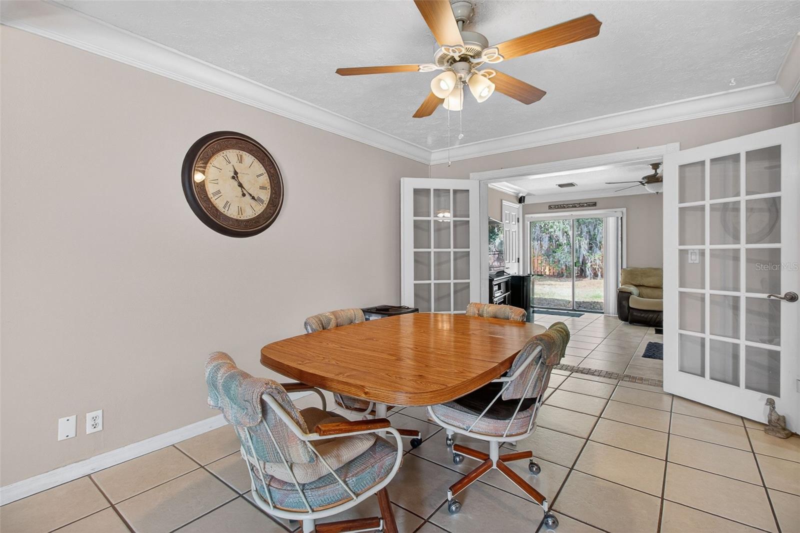 A REP OF LAS BRISAS & LAS - Residential