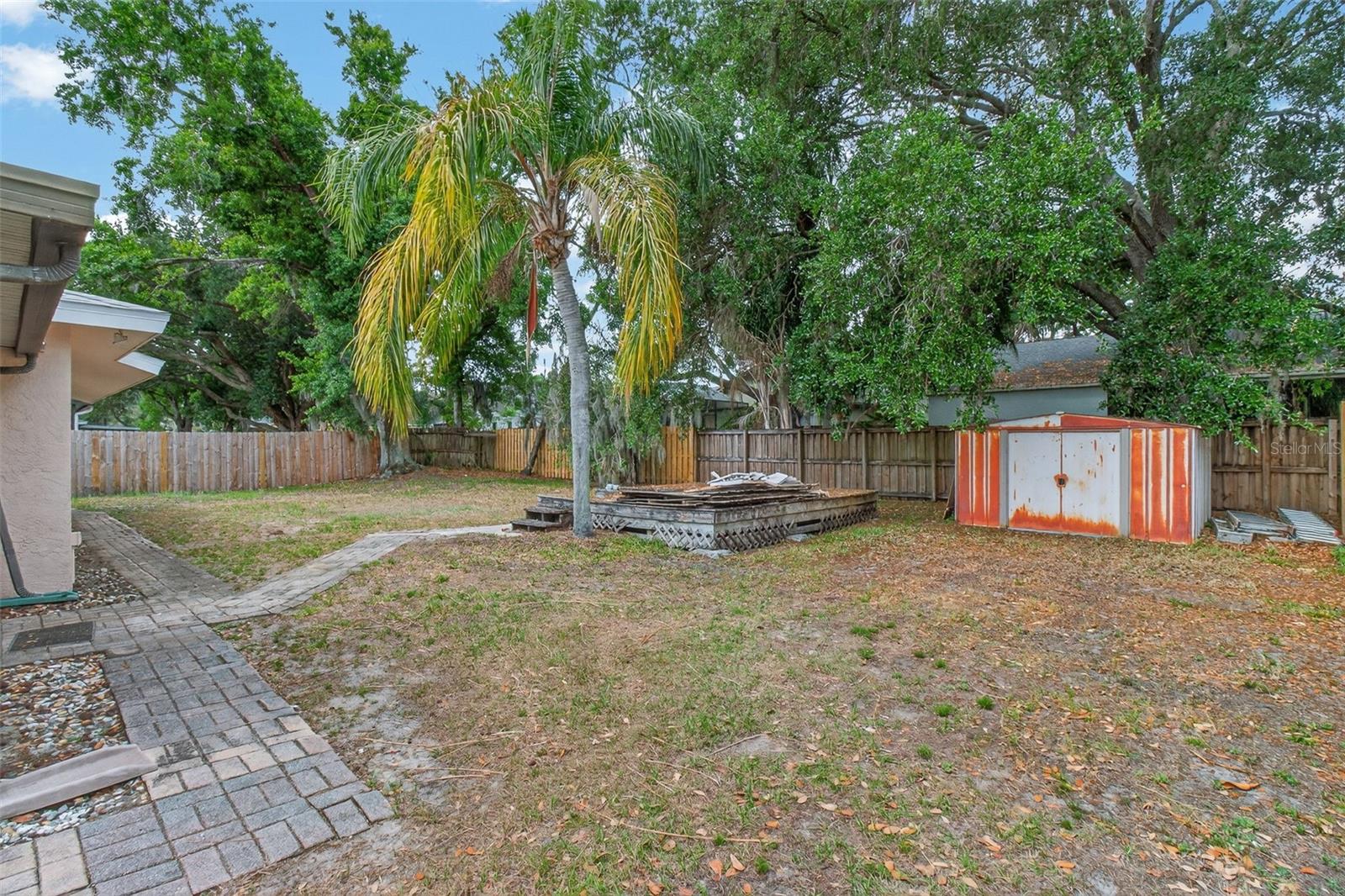 A REP OF LAS BRISAS & LAS - Residential