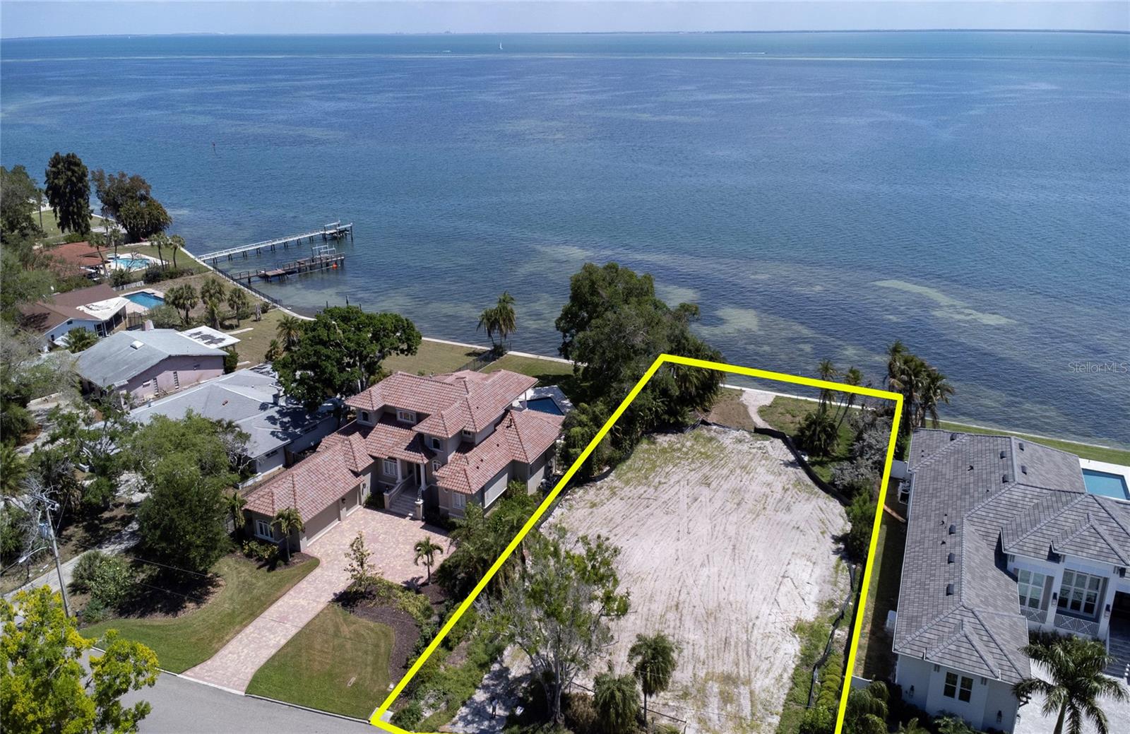 5926 BAHAMA SHORES DRIVE S