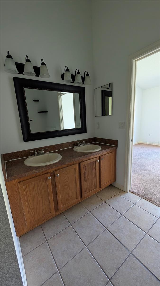 EAST LAKE ESTATES - Residential Lease