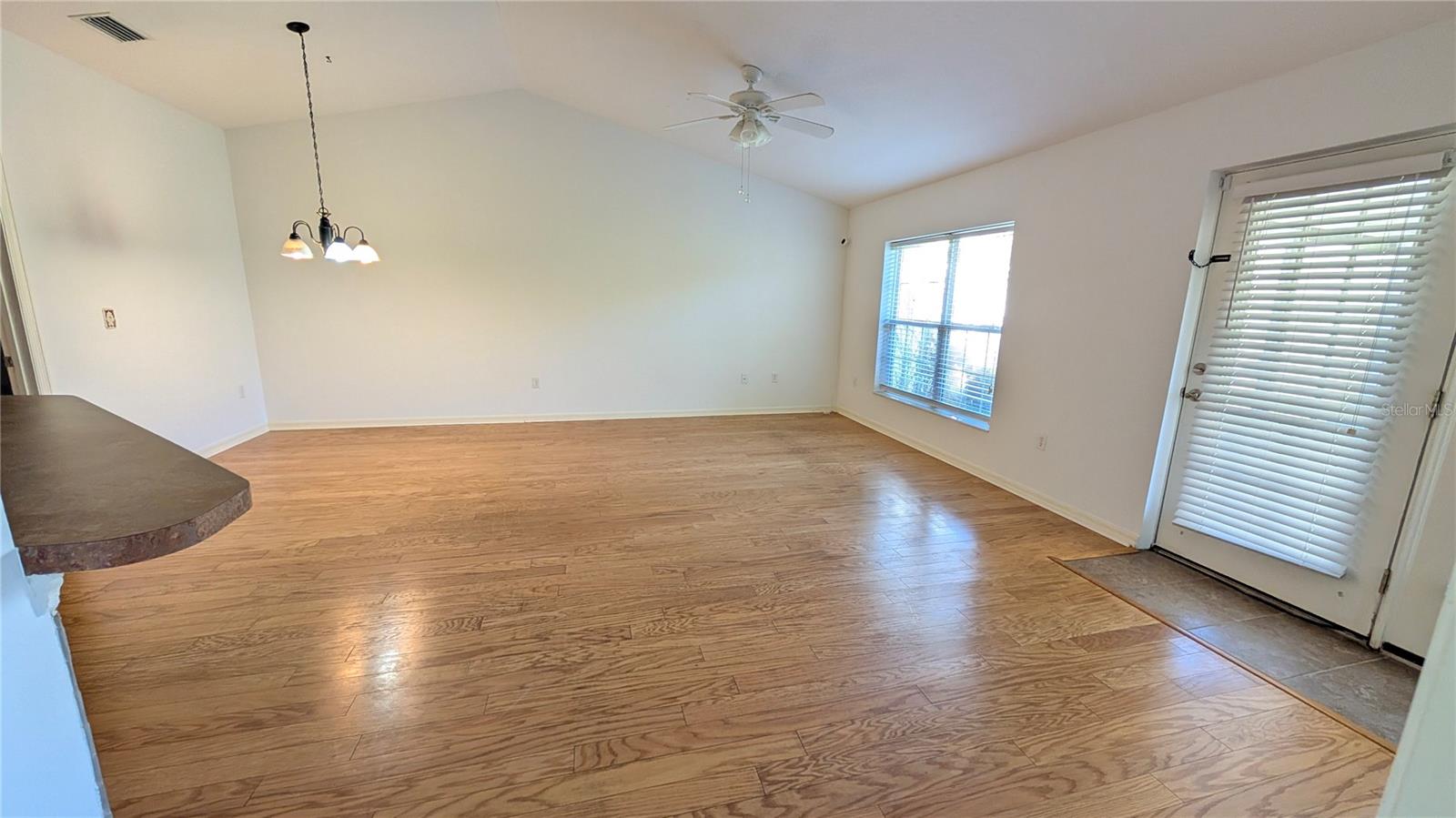 EAST LAKE ESTATES - Residential Lease