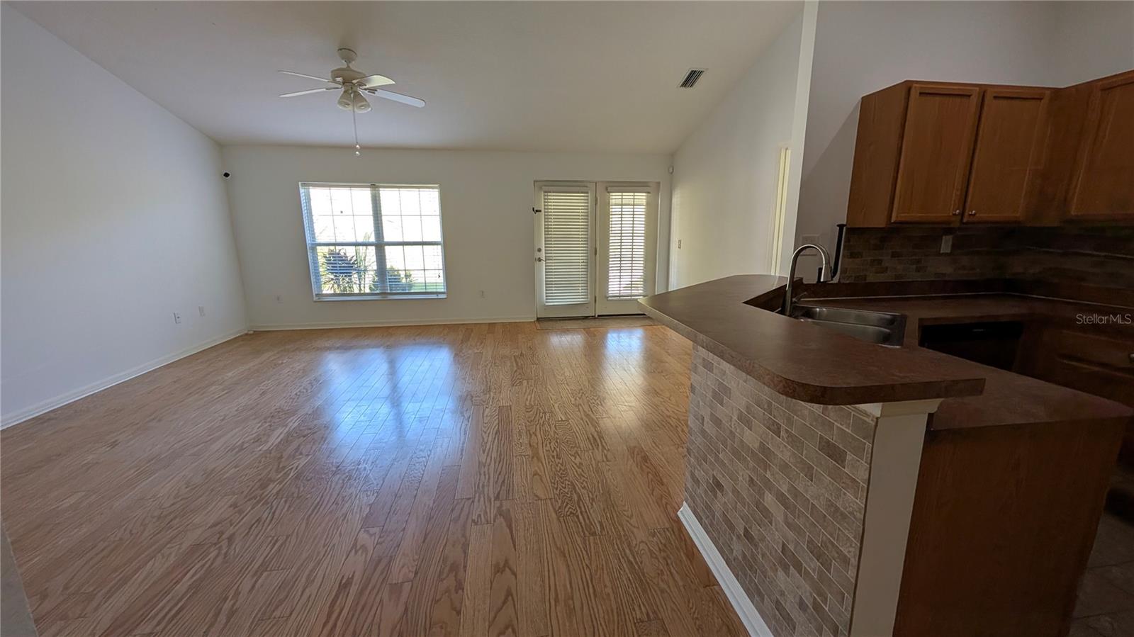 EAST LAKE ESTATES - Residential Lease