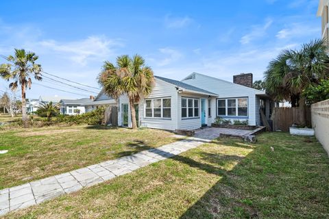 A home in DAYTONA BEACH