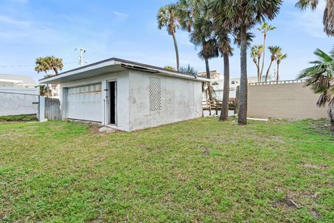 A home in DAYTONA BEACH