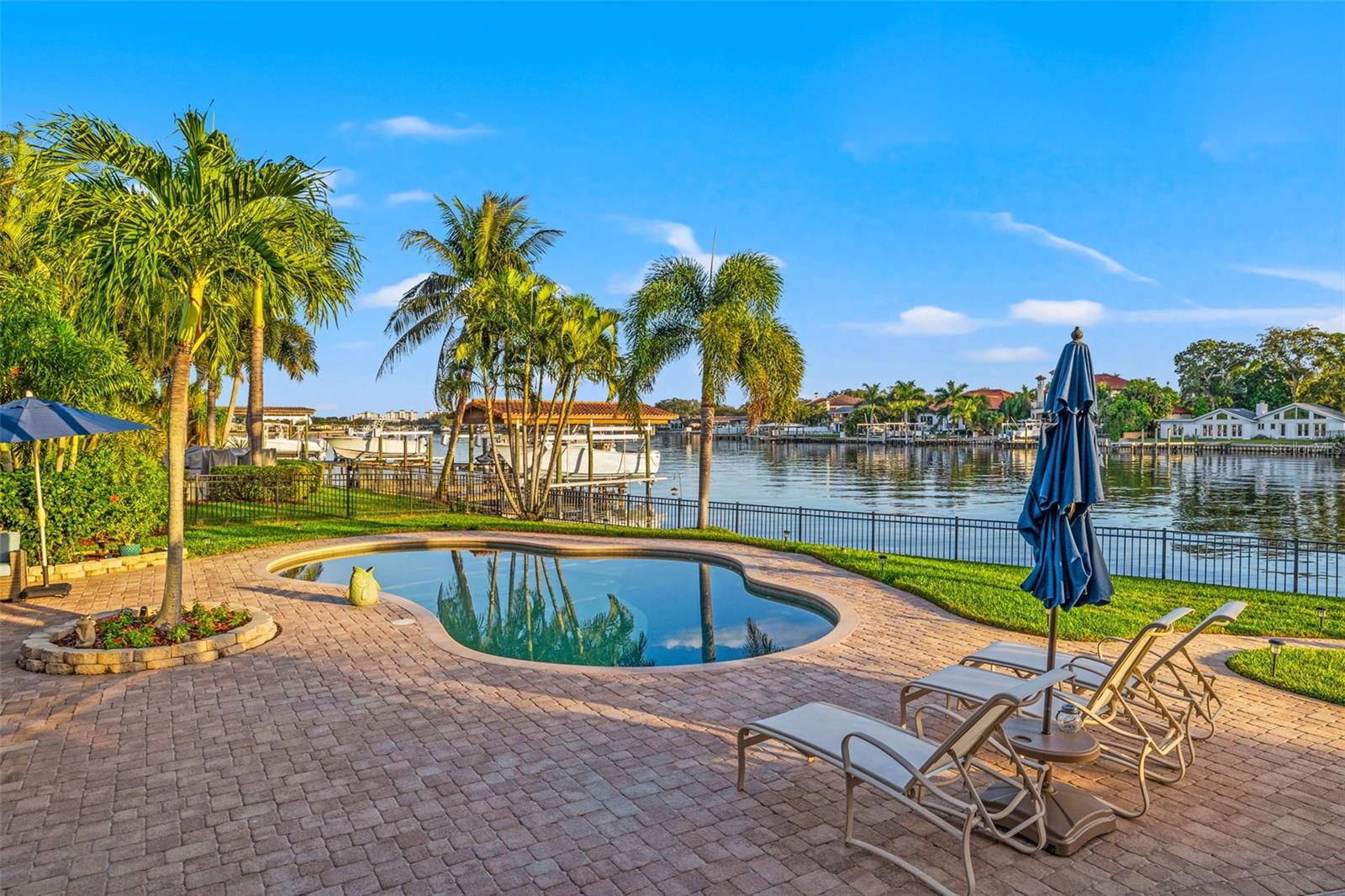 NORTH EAST PARK PLACIDO SHORES - Residential