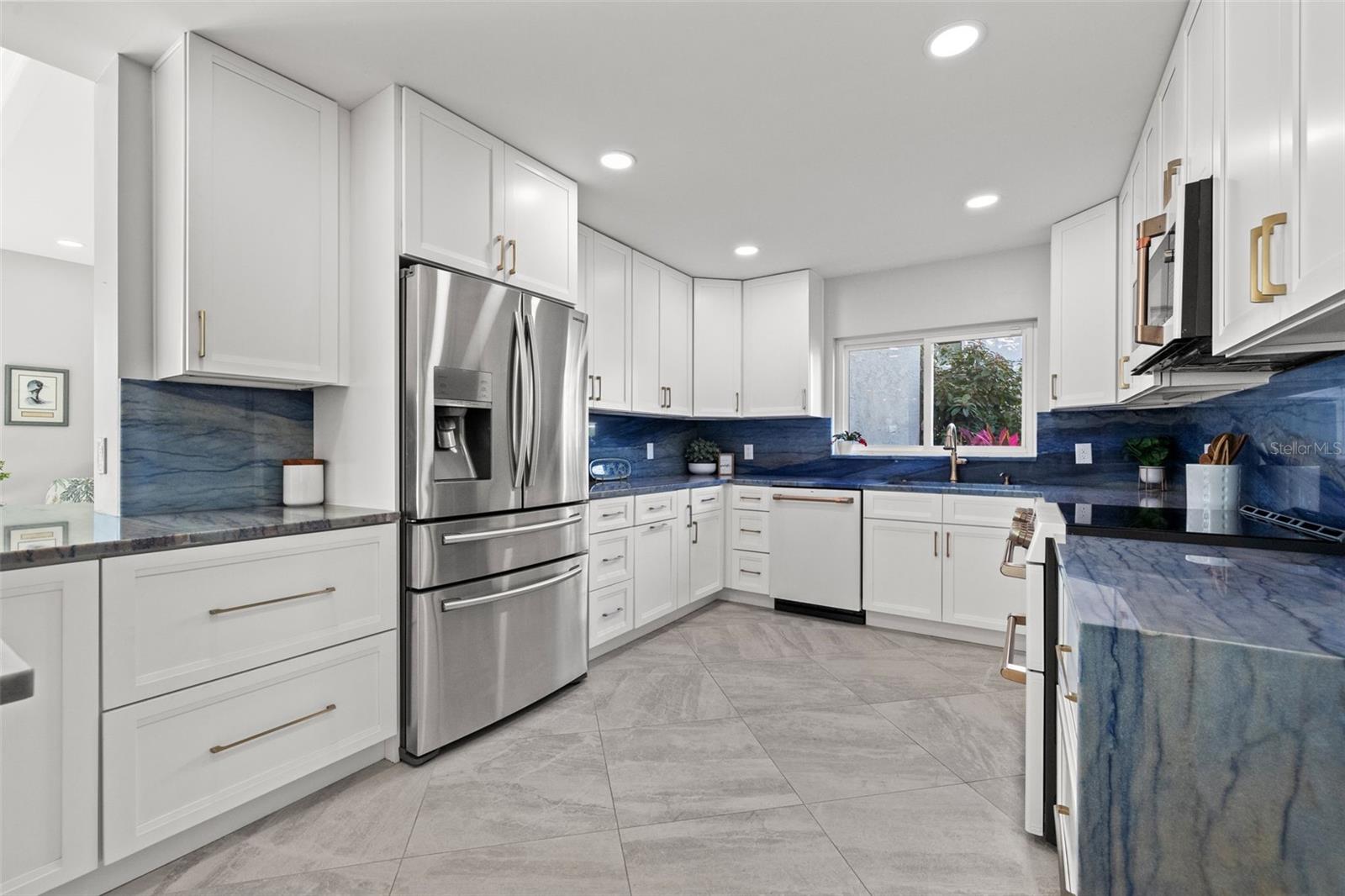 NORTH EAST PARK PLACIDO SHORES - Residential