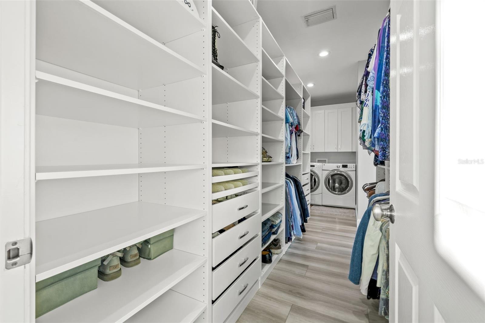 NORTH EAST PARK PLACIDO SHORES - Residential