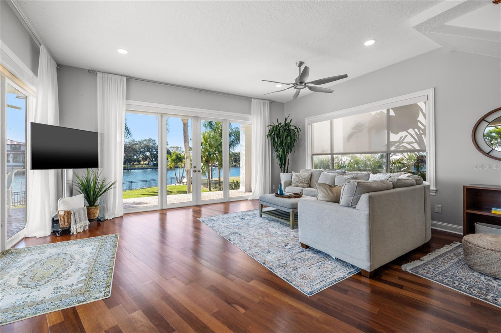 NORTH EAST PARK PLACIDO SHORES - Residential