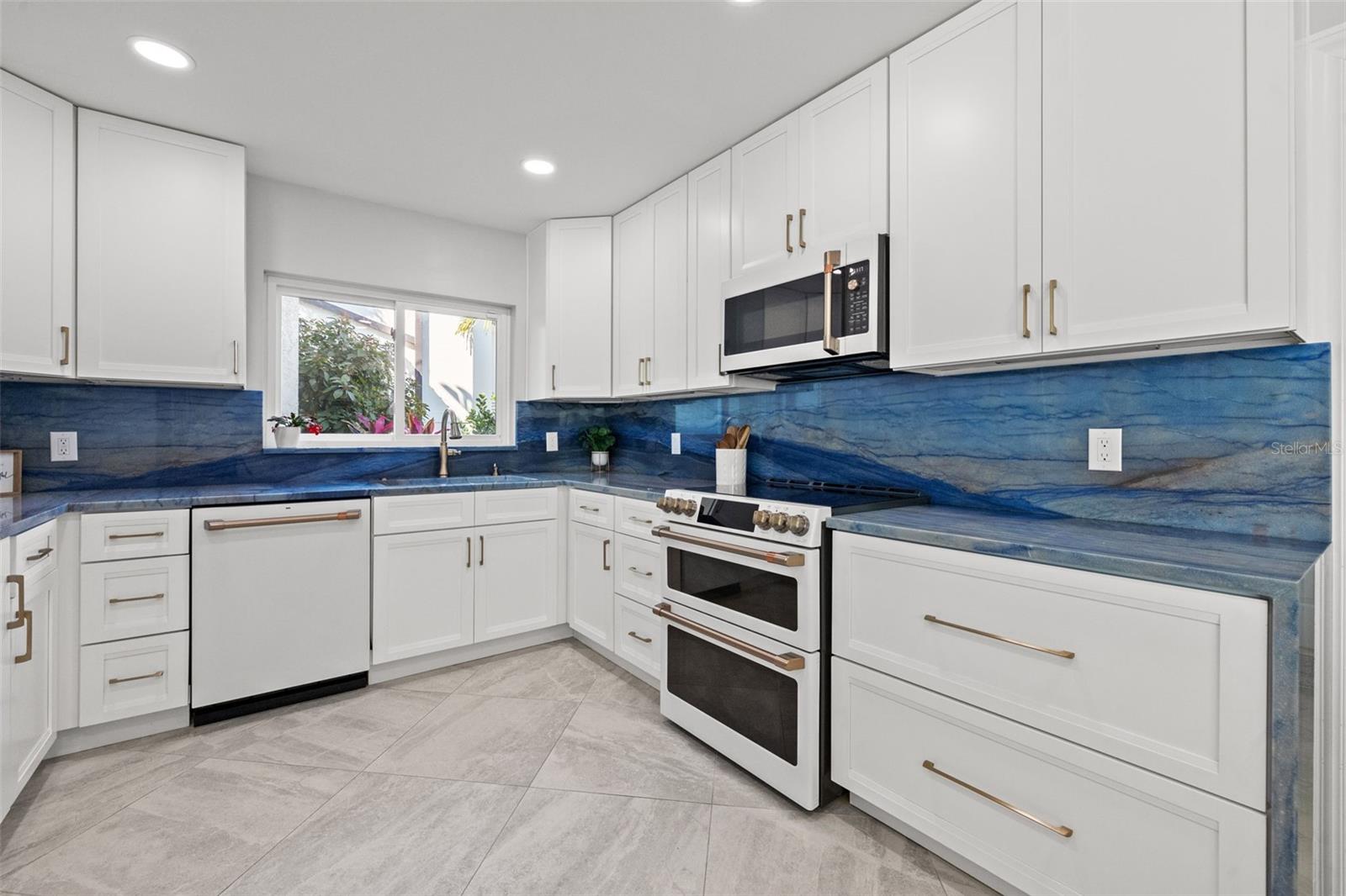 NORTH EAST PARK PLACIDO SHORES - Residential