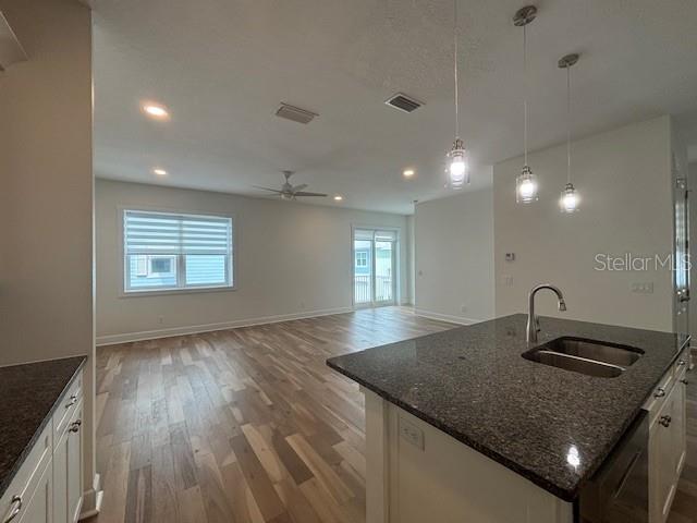 OAK BEND TWNHMS - Residential Lease