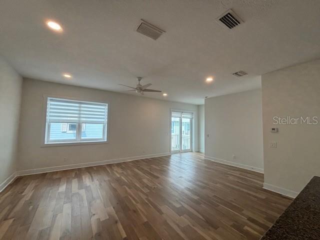 OAK BEND TWNHMS - Residential Lease