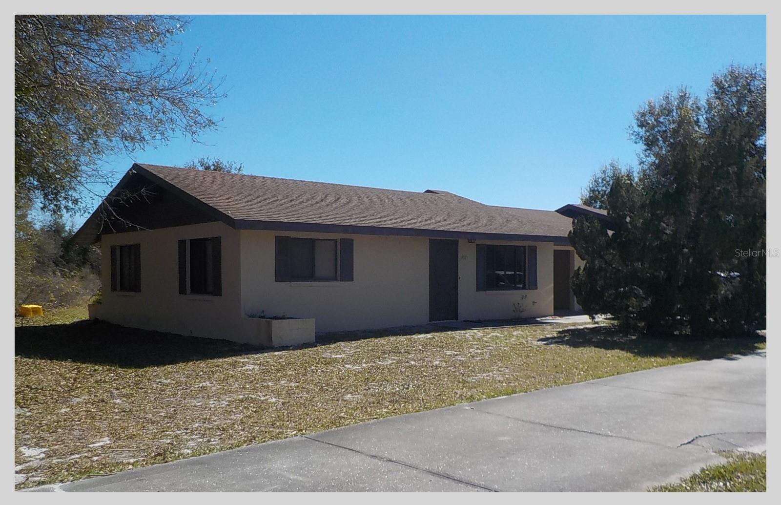 Two-bedroom, one-bathroom duplex available for rent at 457 Jackson Street, Lake Wales, Florida. Conveniently Located near Weber/Warner Colleges This property could be your next perfect home. Contact us today to schedule a viewing!