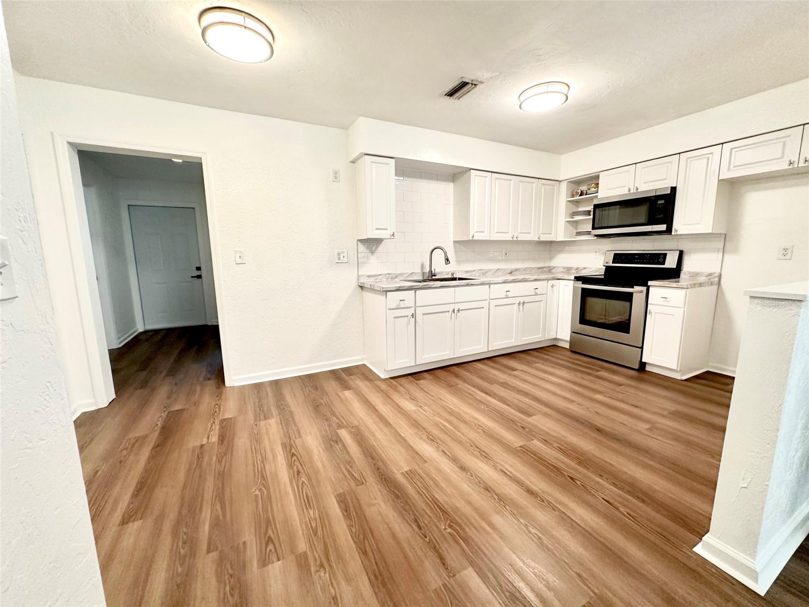 121 GRANADA BOULEVARD