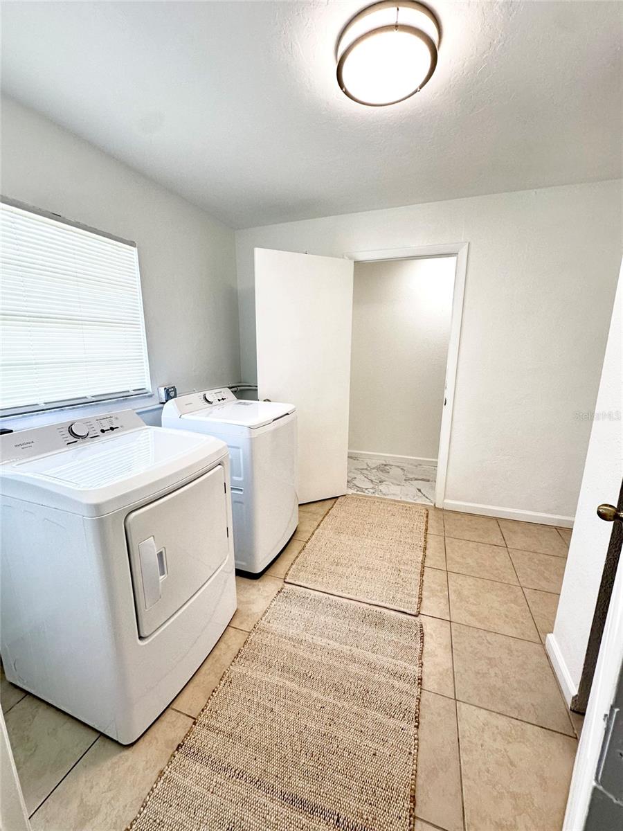 WARM MINERAL SPGS - Residential Income