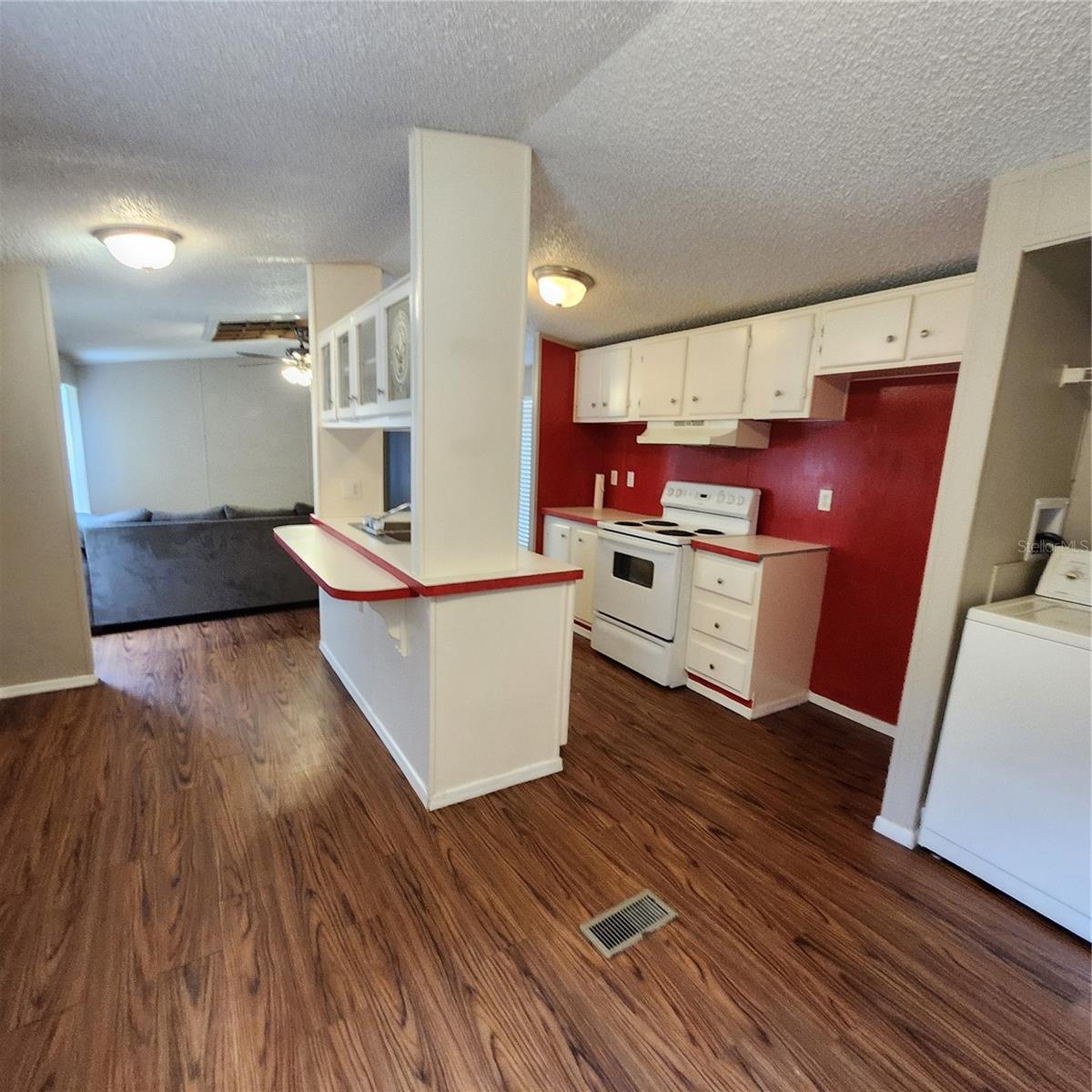 OAK RIDGE ESTATES - Residential