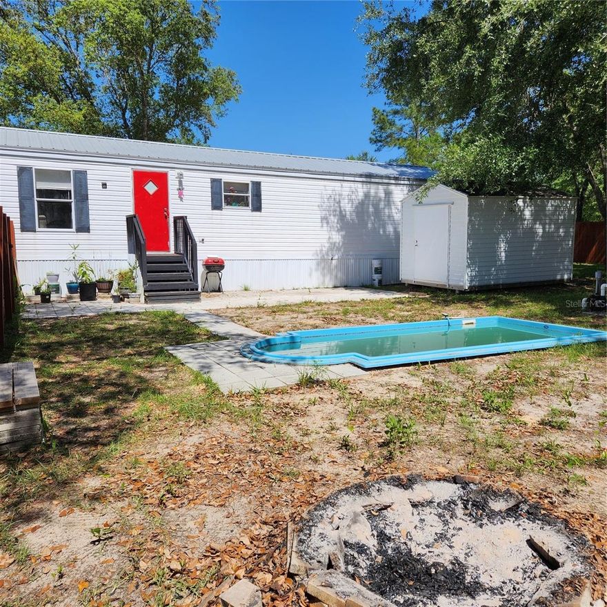 Affordable and Peaceful in Bronson!  This little jewel is ready for a new owner - don't let the square footage fool you, the open floor plan makes it feel much larger!  Add a privacy fenced yard, and spacious storage shed and you have your own little oasis!