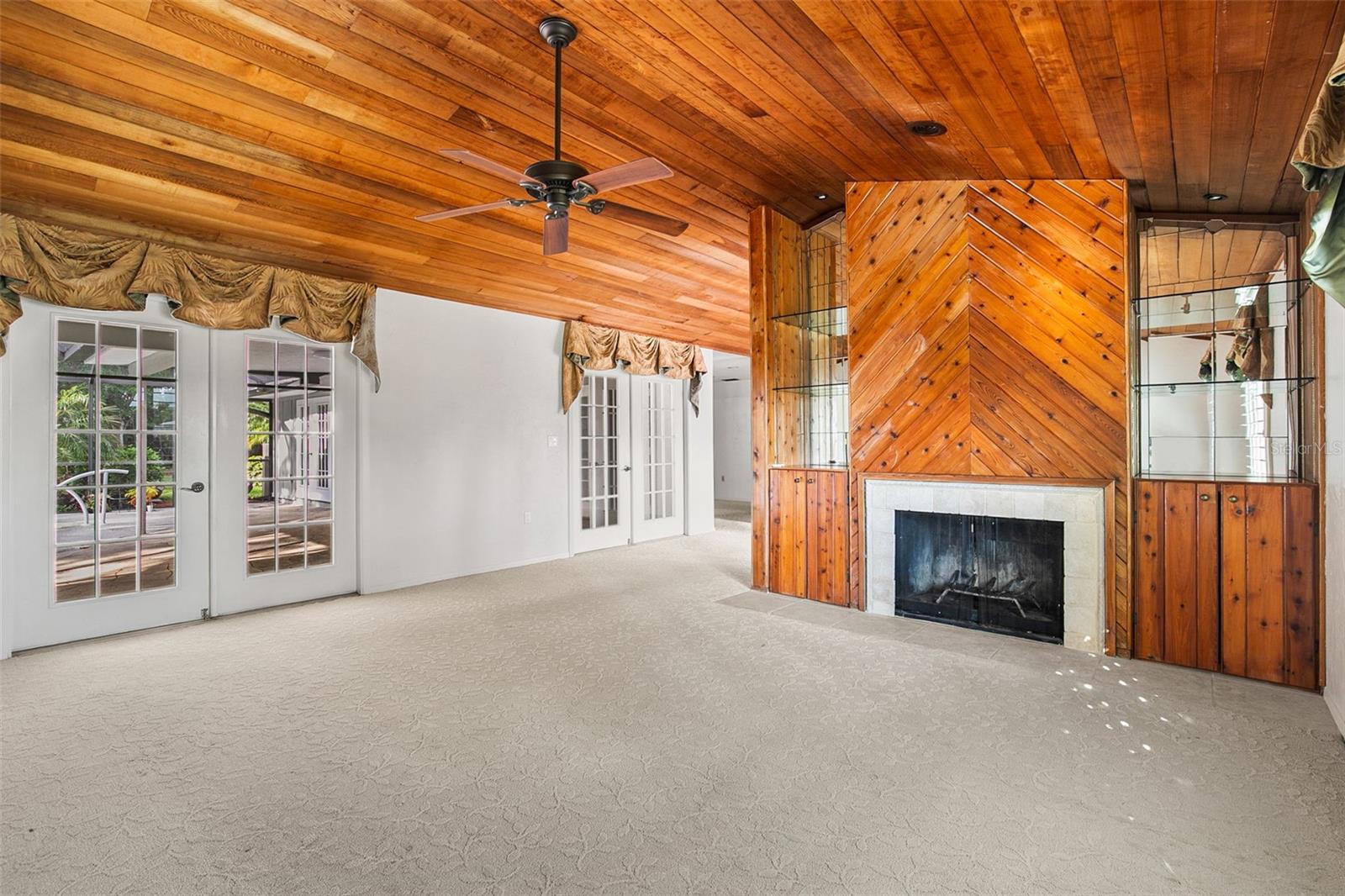 DESOTO LAKES COUNTRY CLUB COLONY 5 - Residential