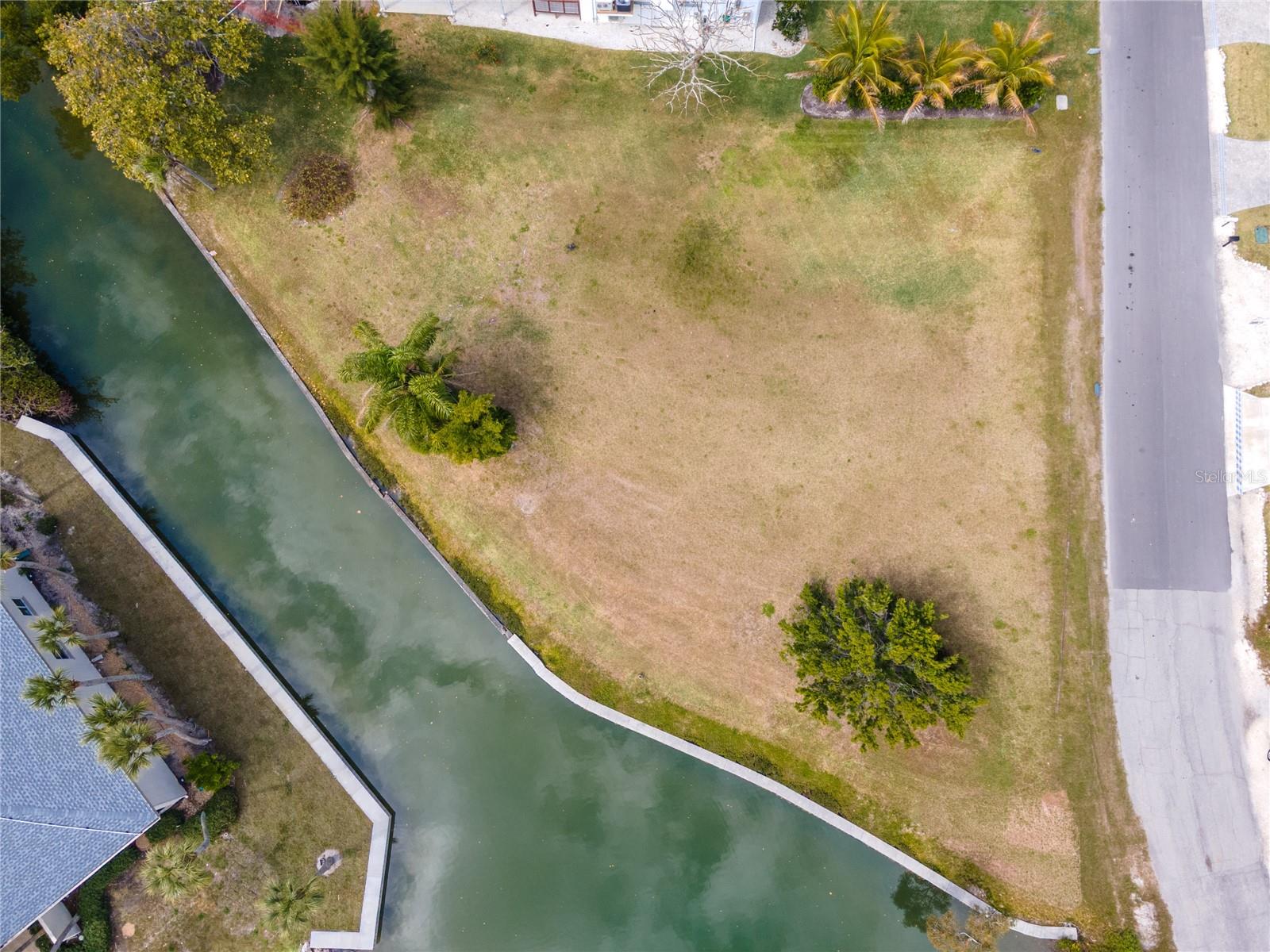LONGBEACH ON LONGBOAT KEY - Land