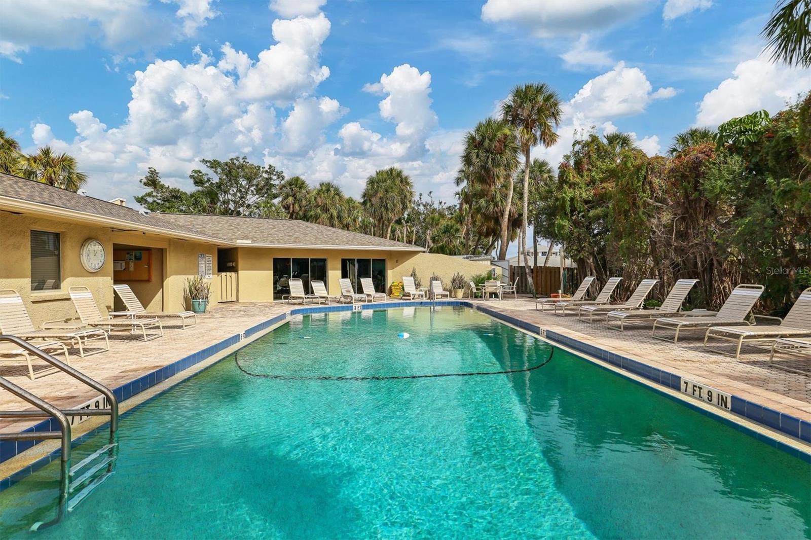 THE BANYAN BAY CLUB - Residential