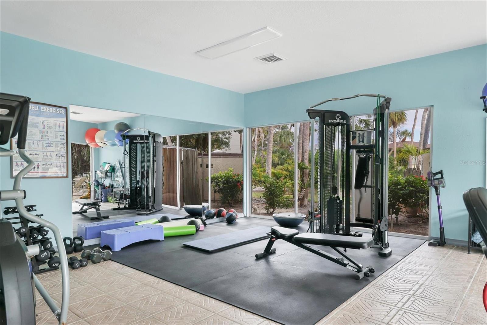 THE BANYAN BAY CLUB - Residential