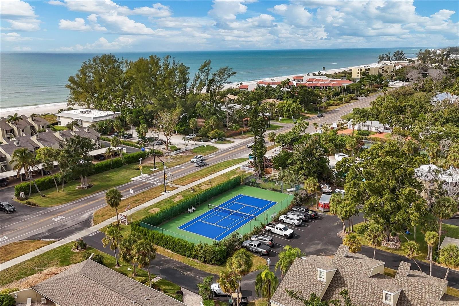 THE BANYAN BAY CLUB - Residential