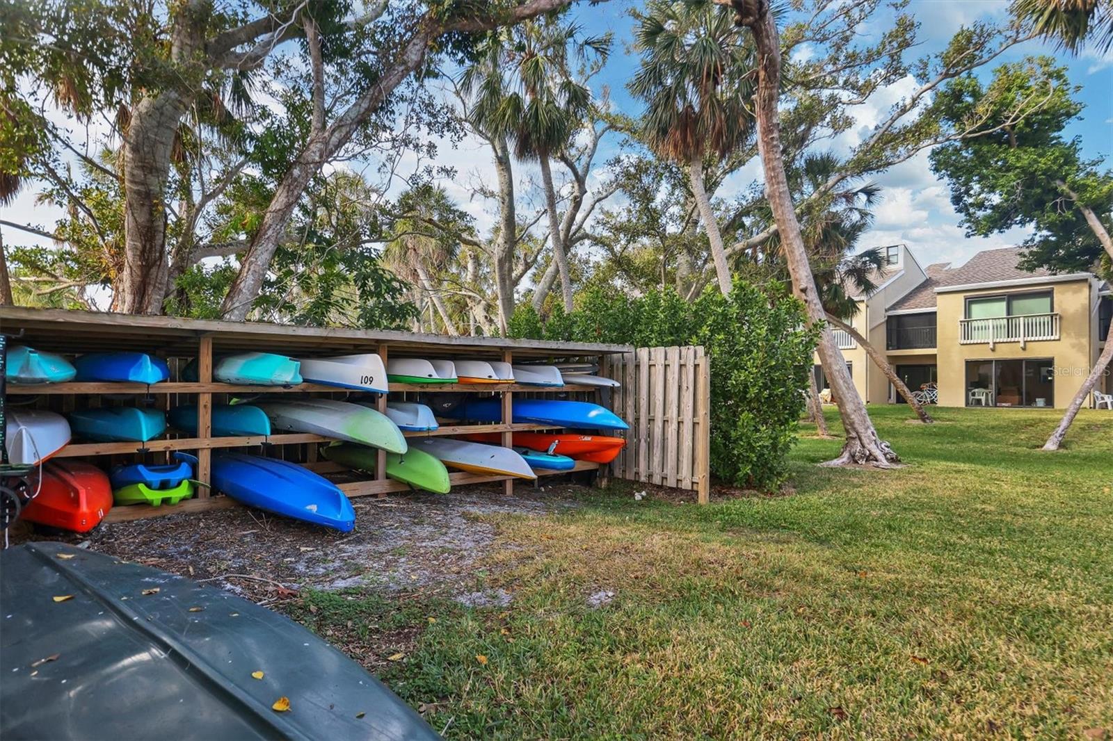 THE BANYAN BAY CLUB - Residential