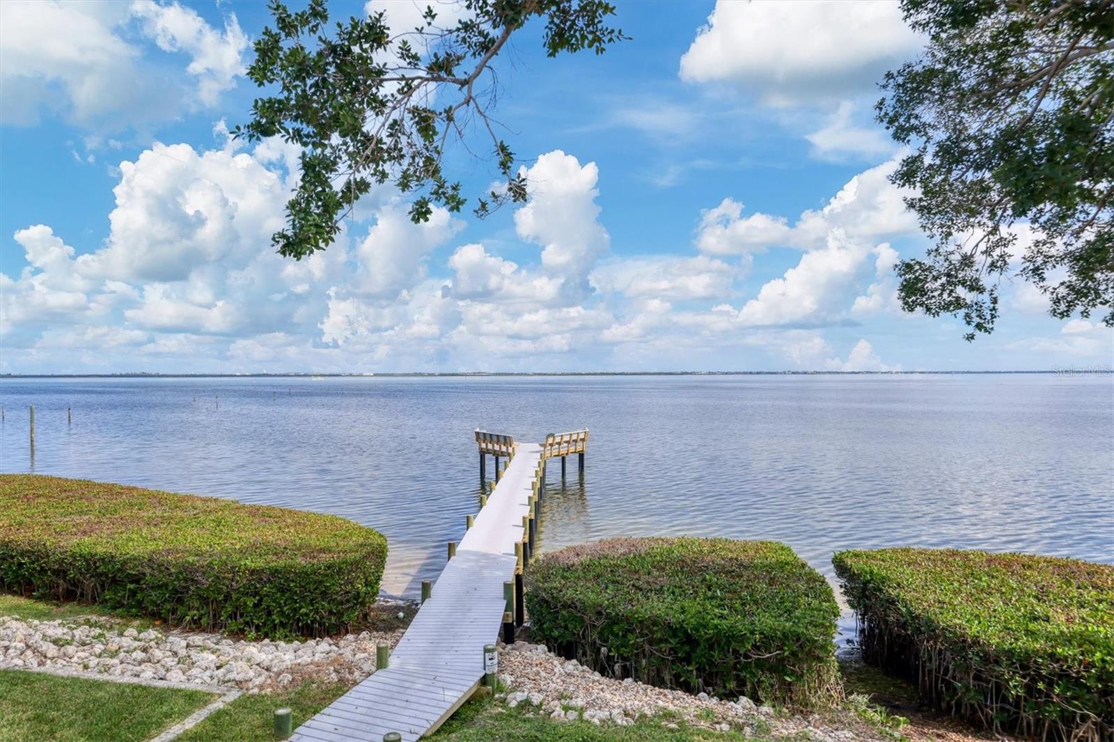 THE BANYAN BAY CLUB - Residential