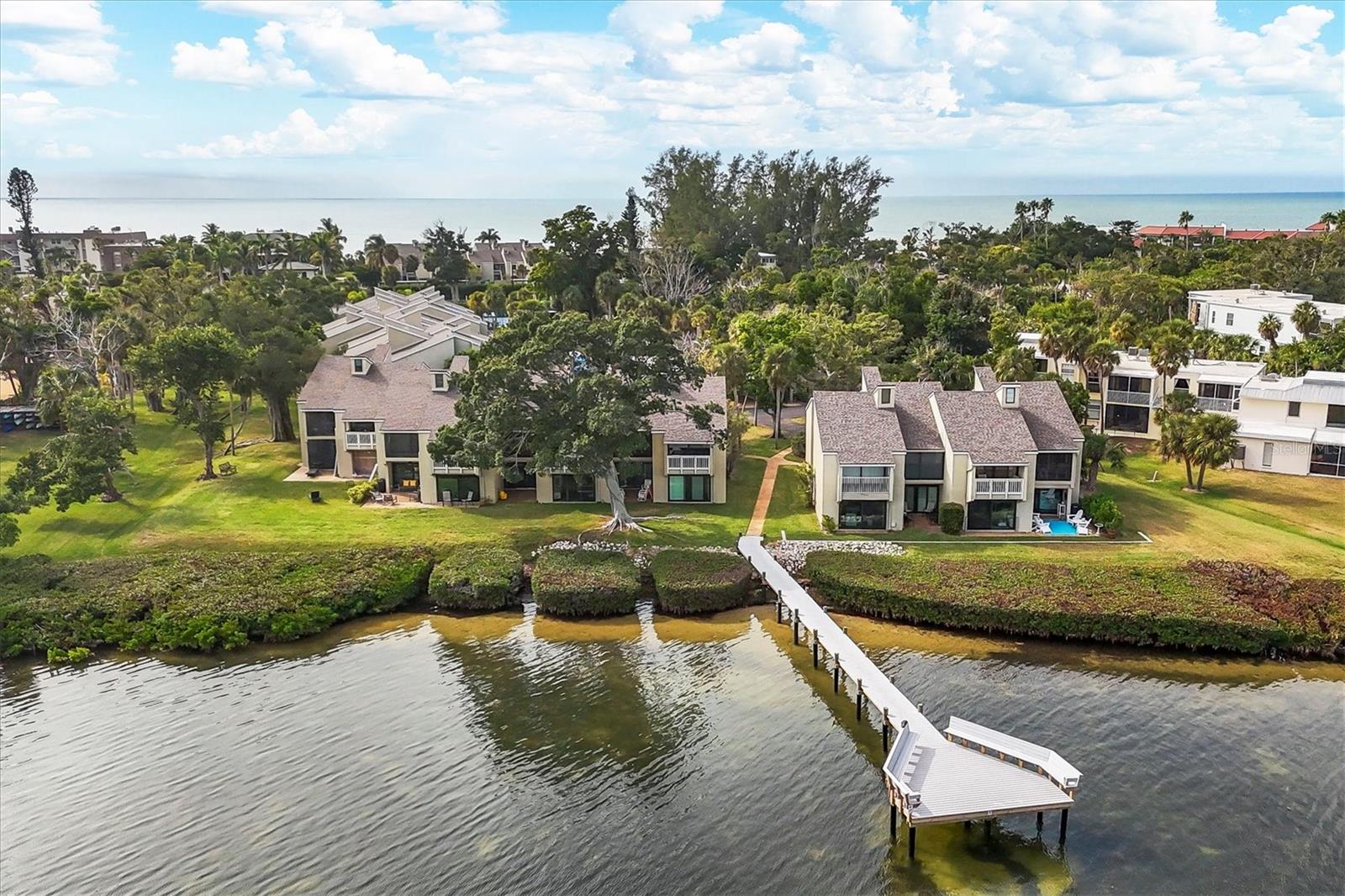 THE BANYAN BAY CLUB - Residential