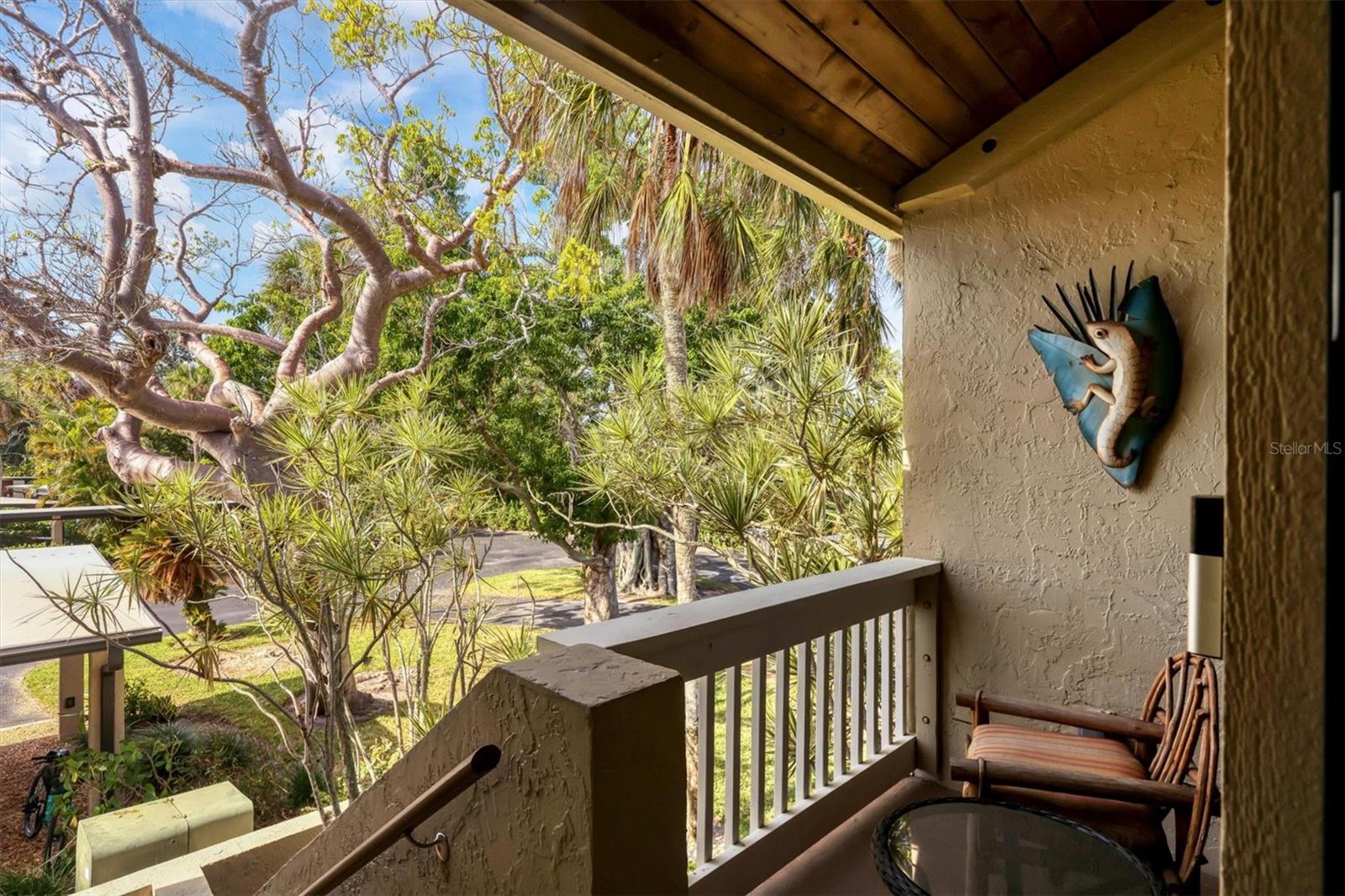 THE BANYAN BAY CLUB - Residential