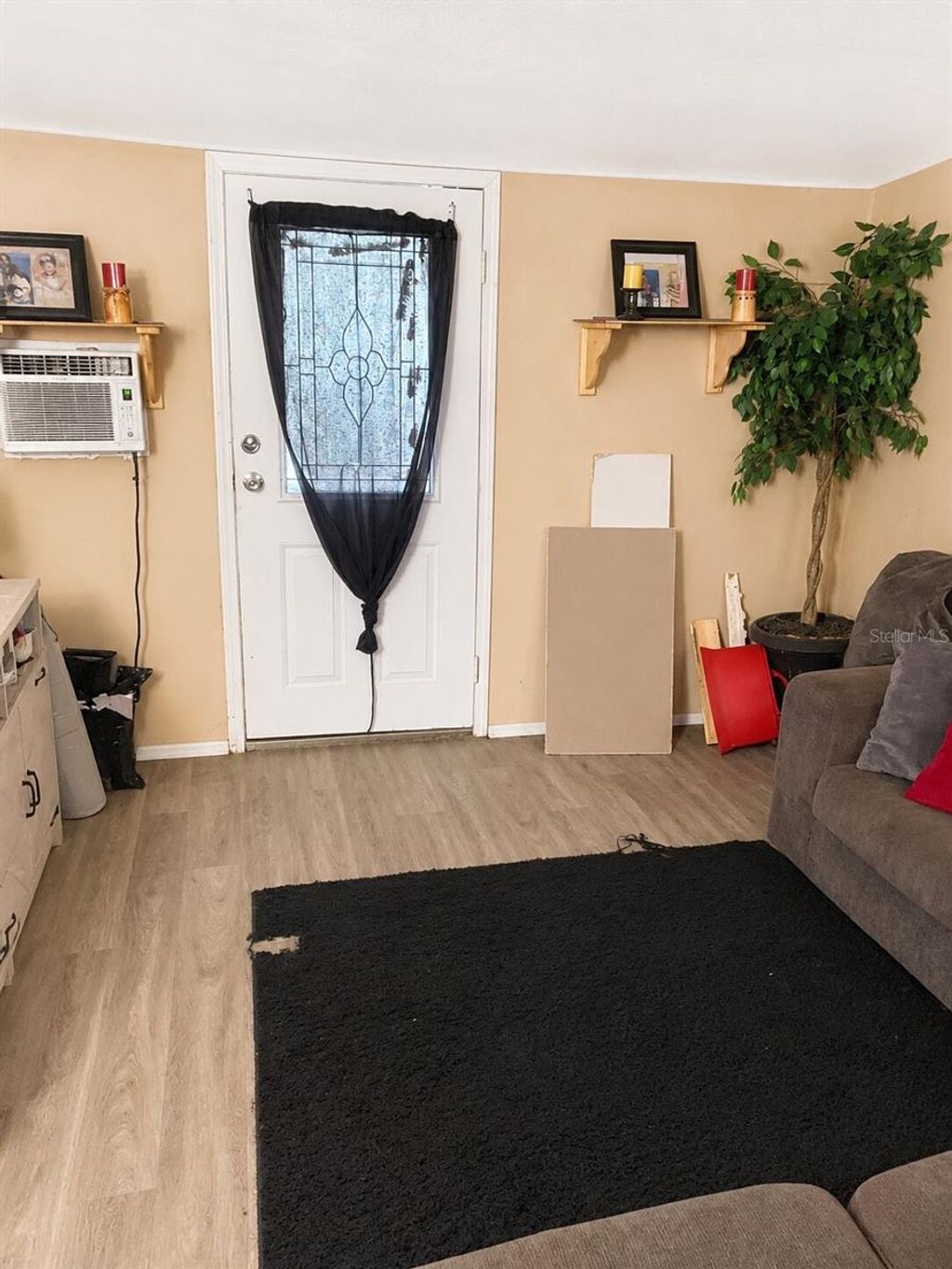 Photo of 928 Dawn Avenue, Interlachen, FL 32148 (MLS # O6408249)