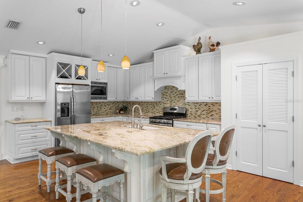 Photo of 3910 W Tacon Street, Tampa, FL 33629 (MLS # TB8430829)