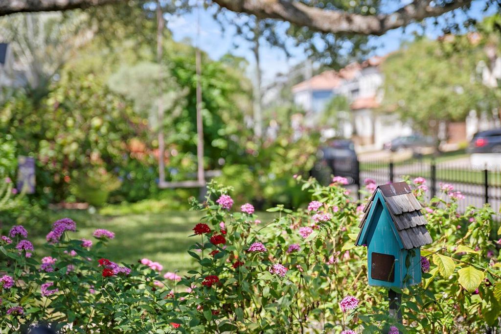 Photo of 3910 W Tacon Street, Tampa, FL 33629 (MLS # TB8430829)