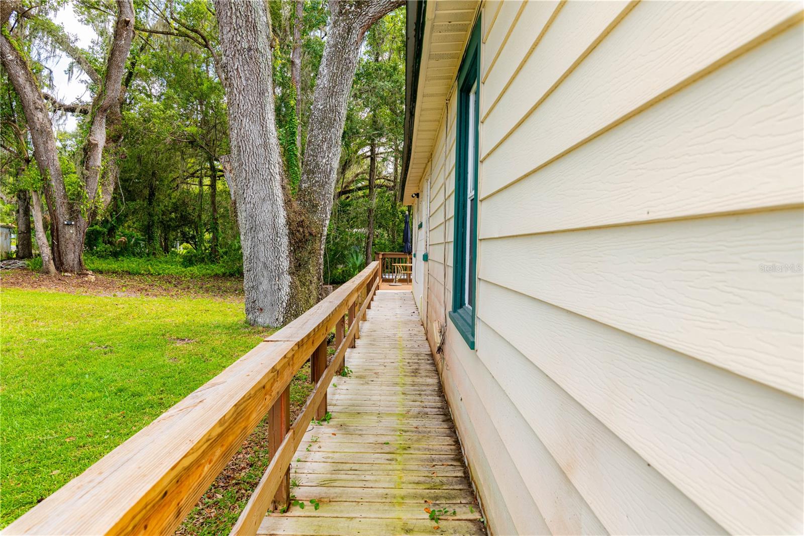 SAXONS ADD TO BROOKSVILLE - Commercial Sale