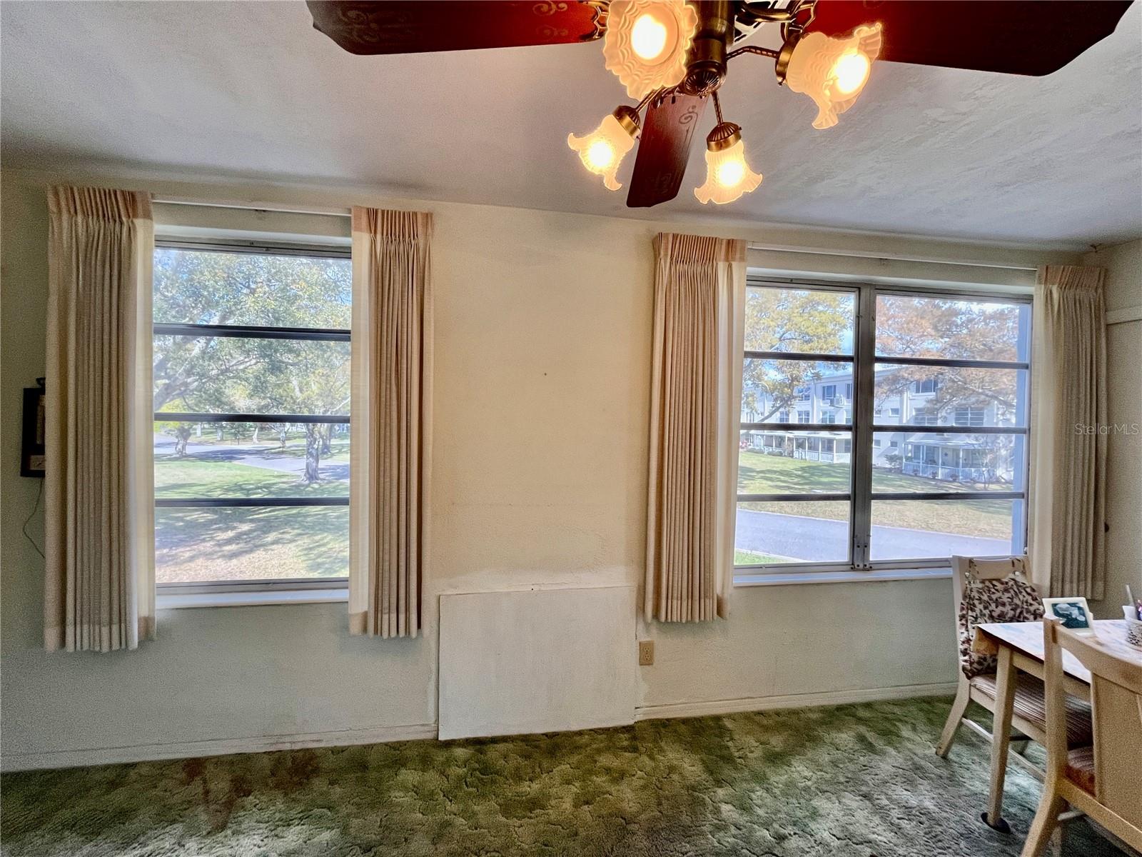 ON TOP OF THE WORLD - Residential