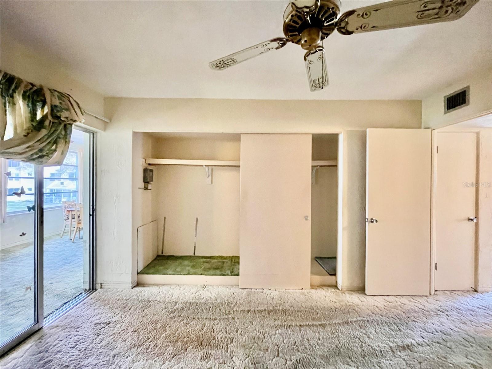 ON TOP OF THE WORLD - Residential