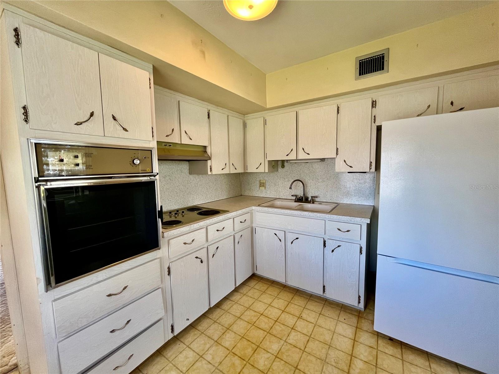 ON TOP OF THE WORLD - Residential