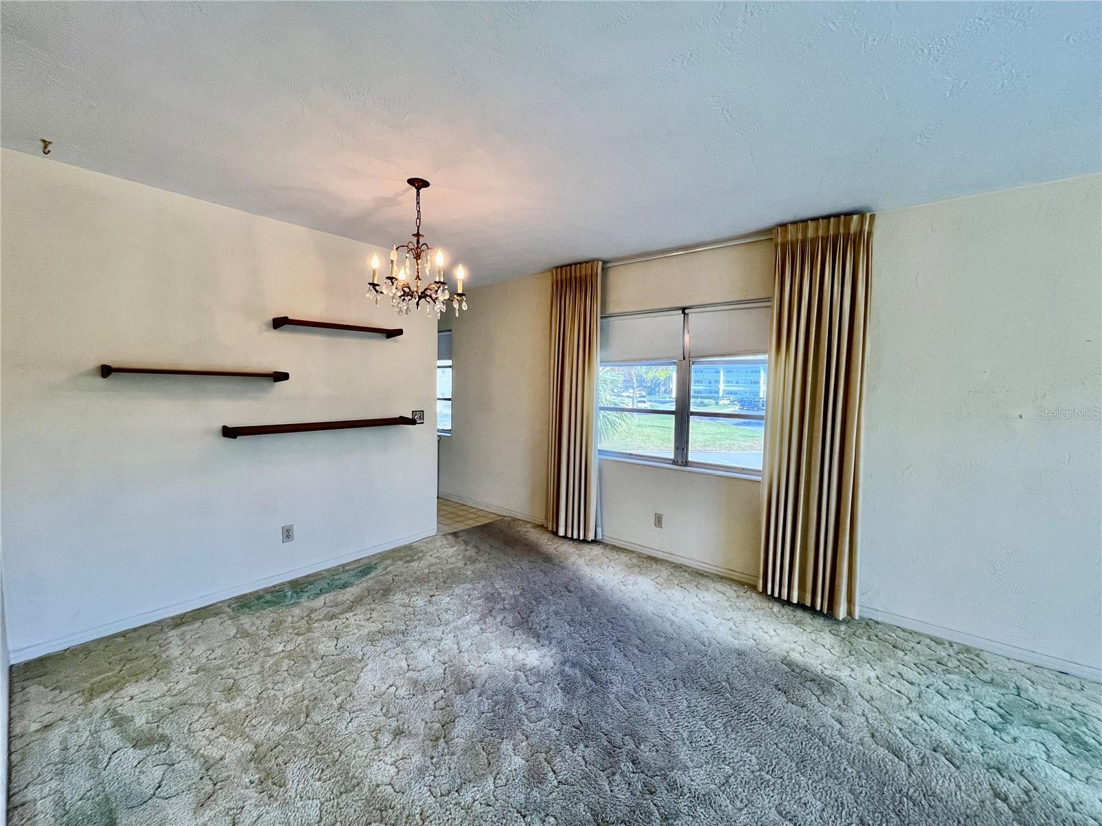 ON TOP OF THE WORLD - Residential