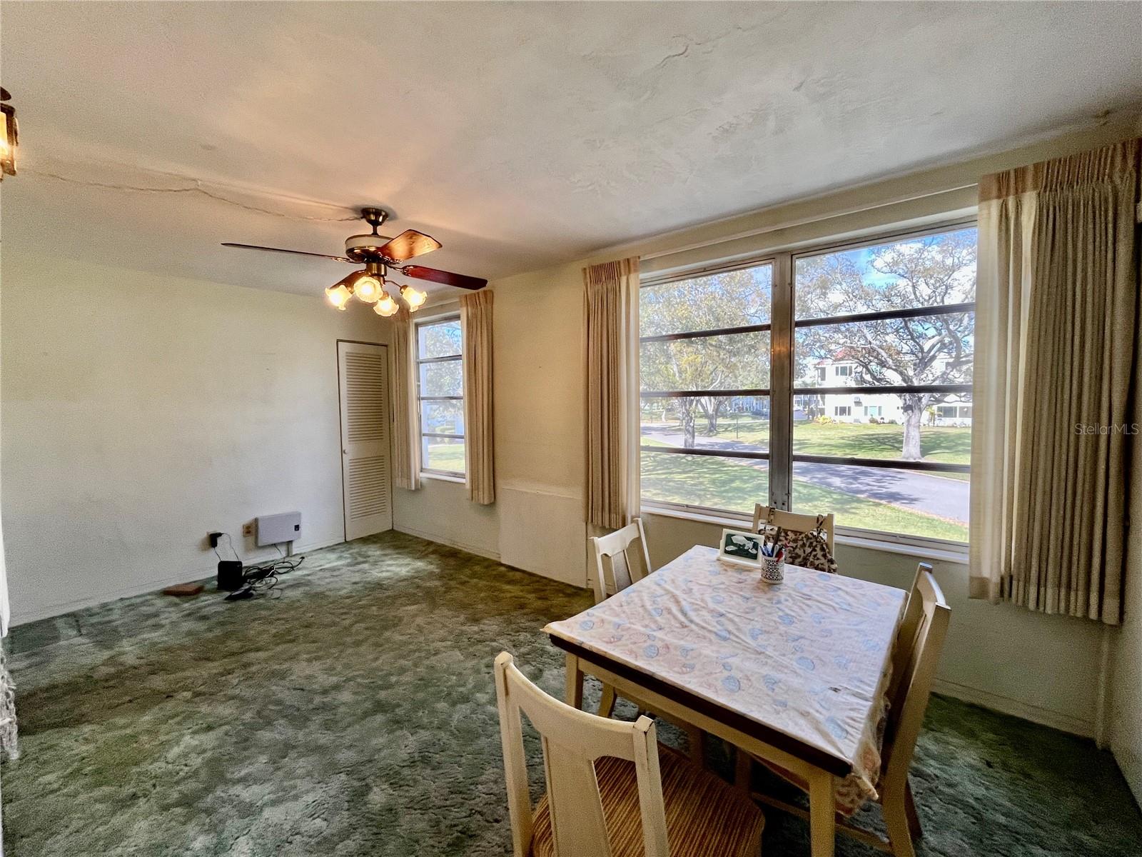 ON TOP OF THE WORLD - Residential