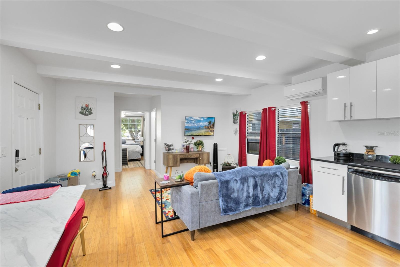 HIGHLAND GROVE - Residential Income