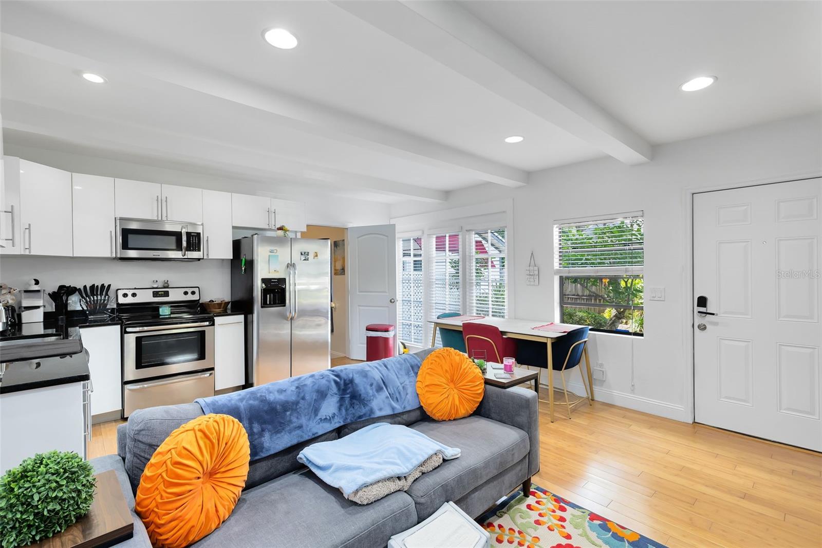 HIGHLAND GROVE - Residential Income