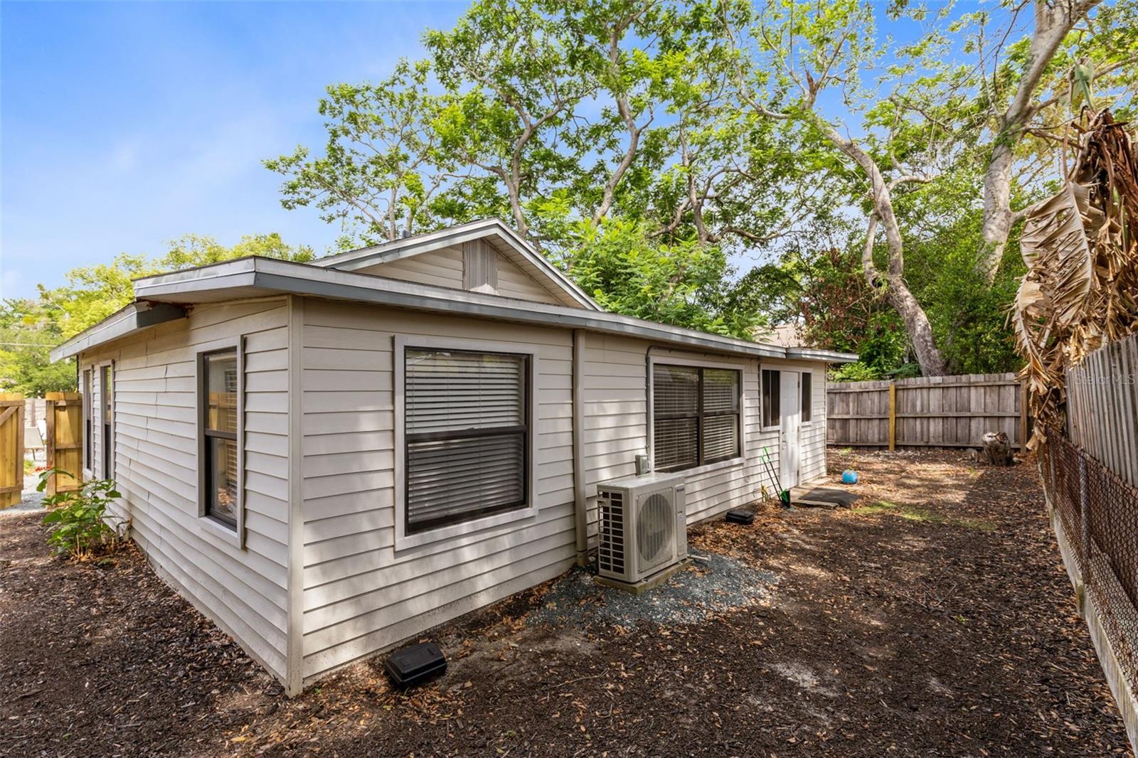 HIGHLAND GROVE - Residential Income