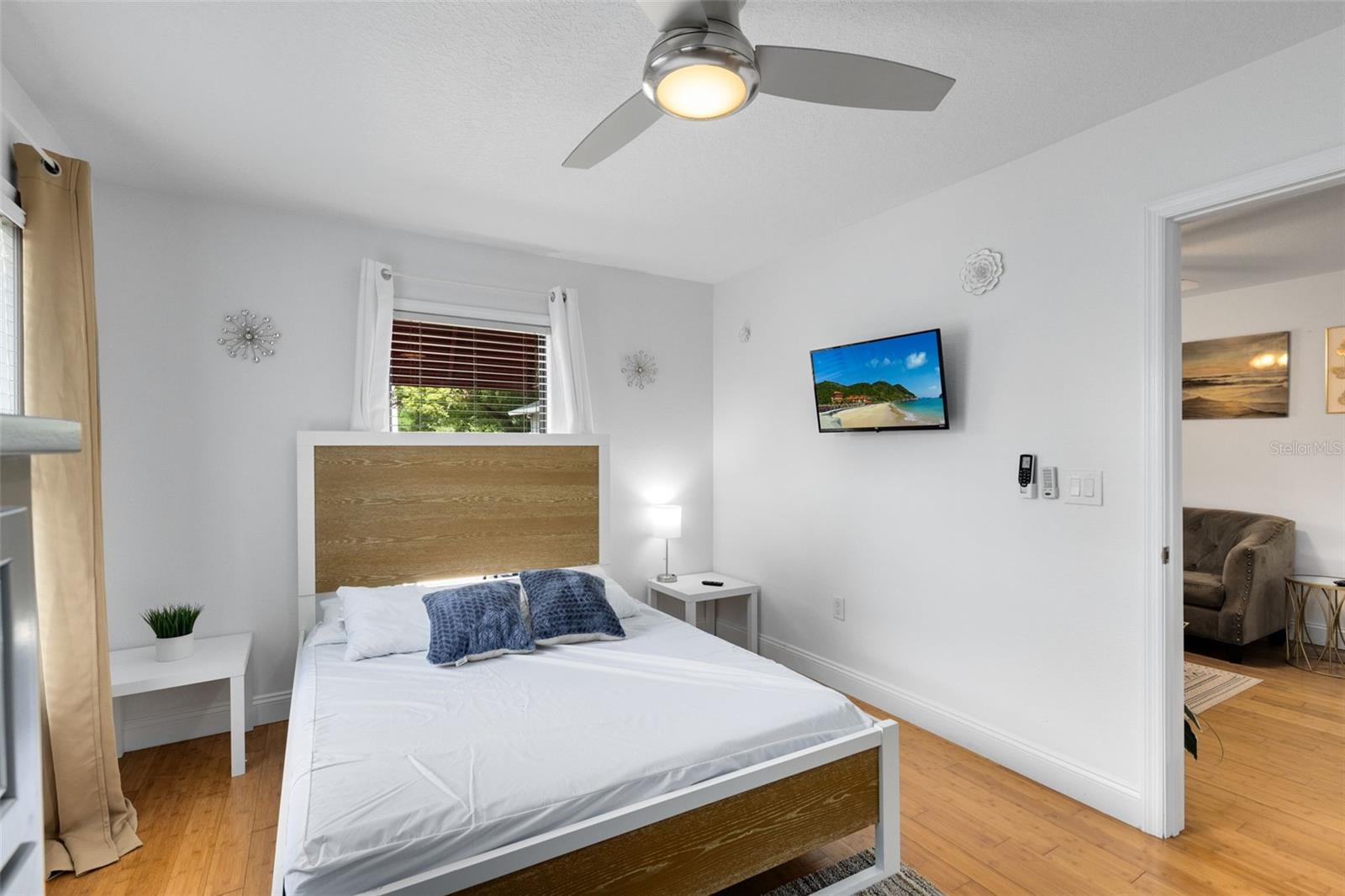 HIGHLAND GROVE - Residential Income