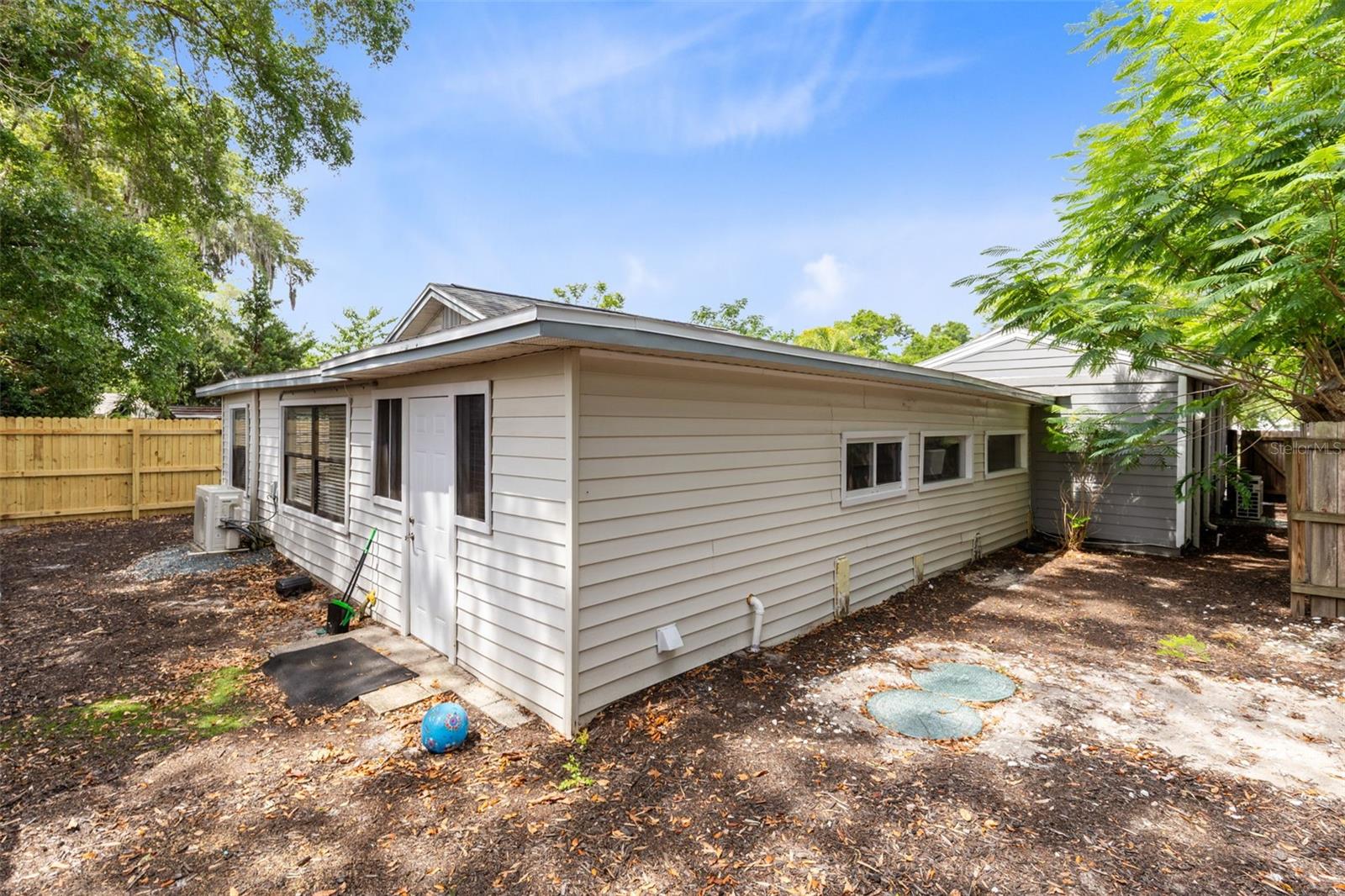 HIGHLAND GROVE - Residential Income