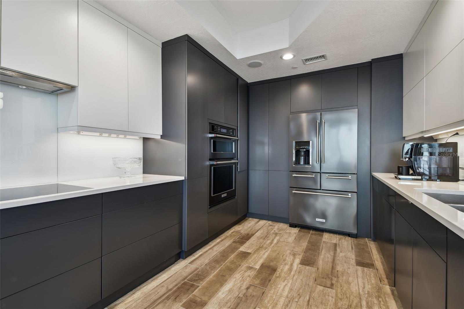 VINOY PLACE CONDO - Residential