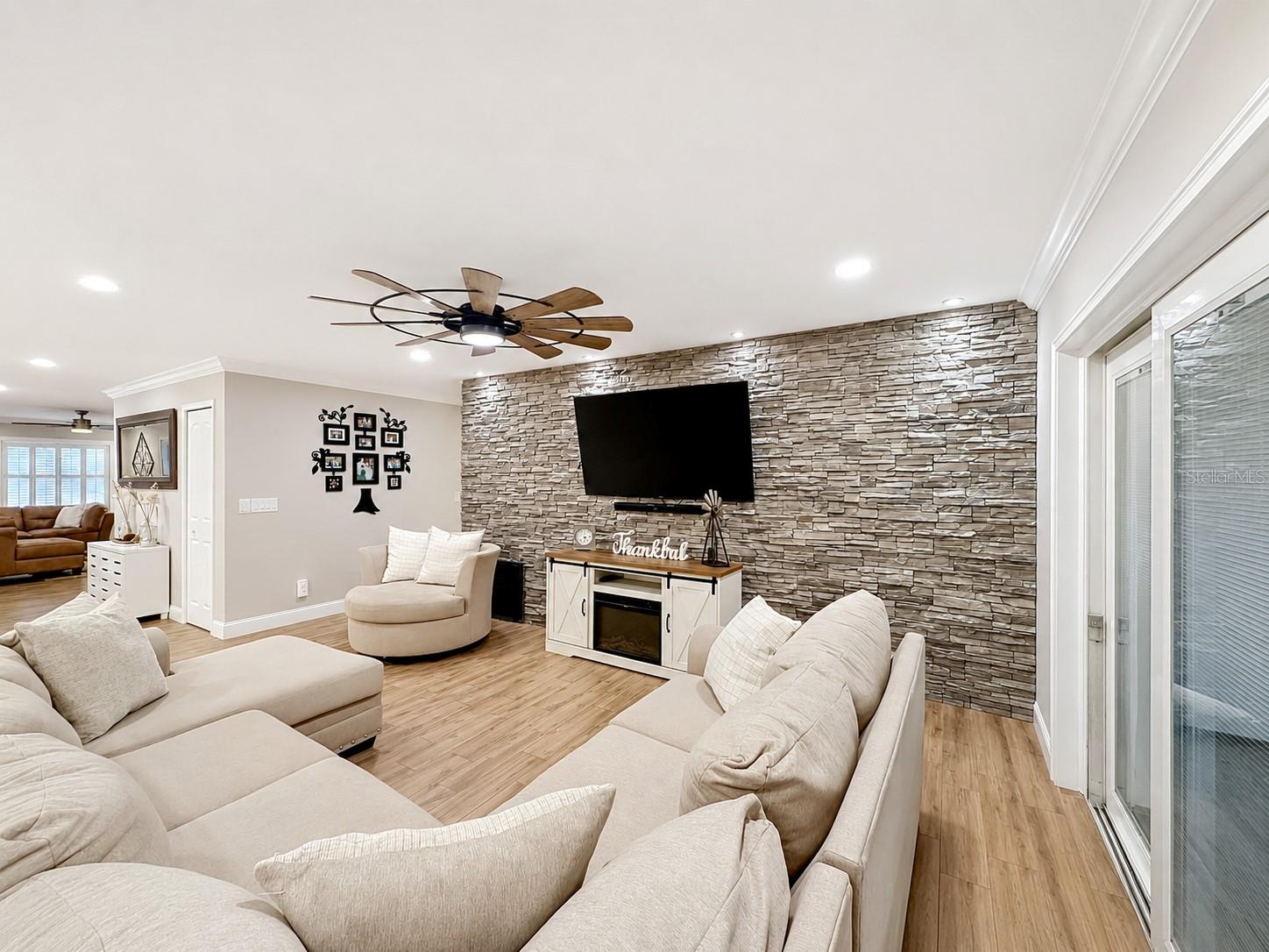 OAK FOREST UNIT 5 - Residential