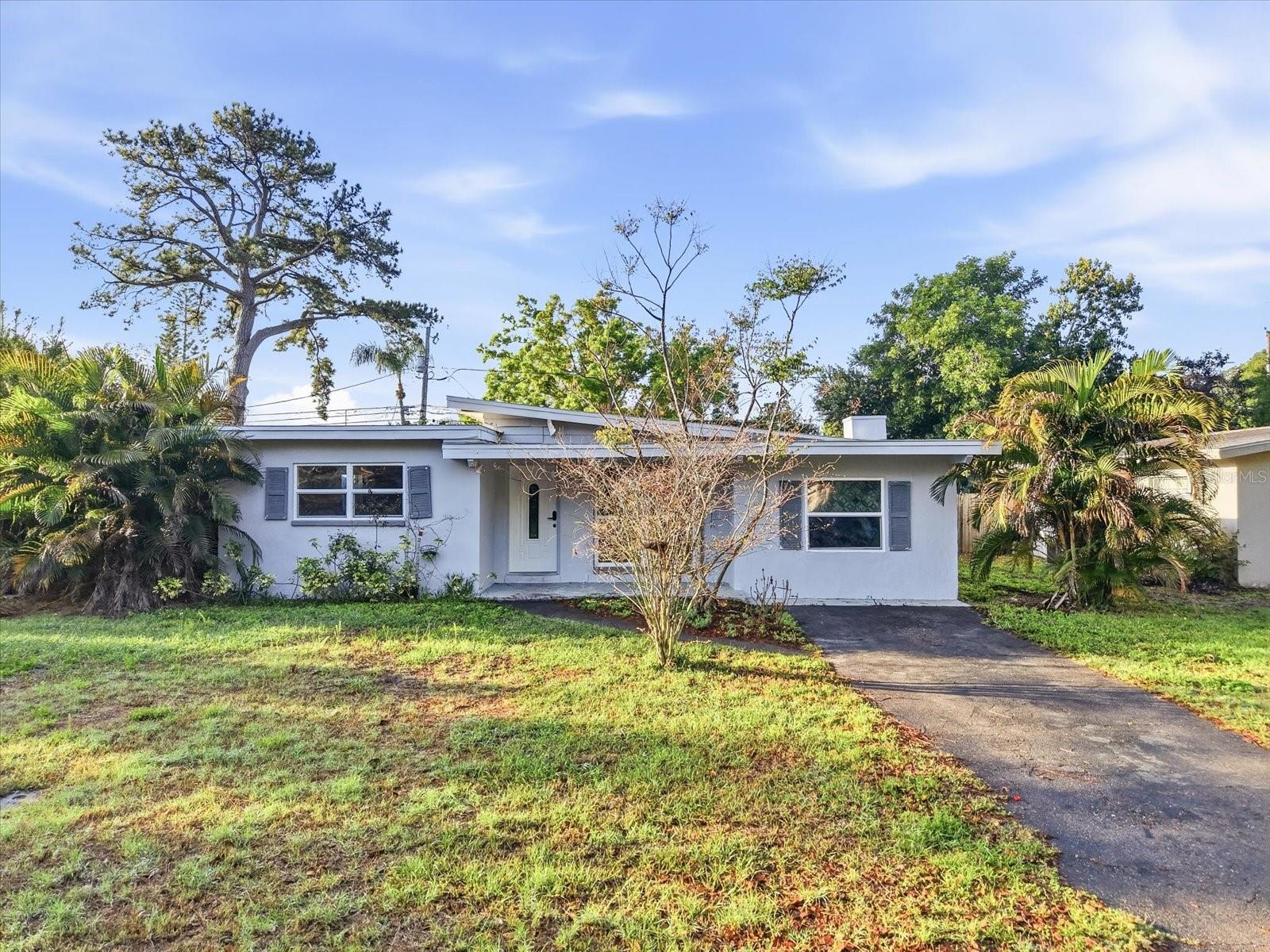 1949 PINEHURST DRIVE