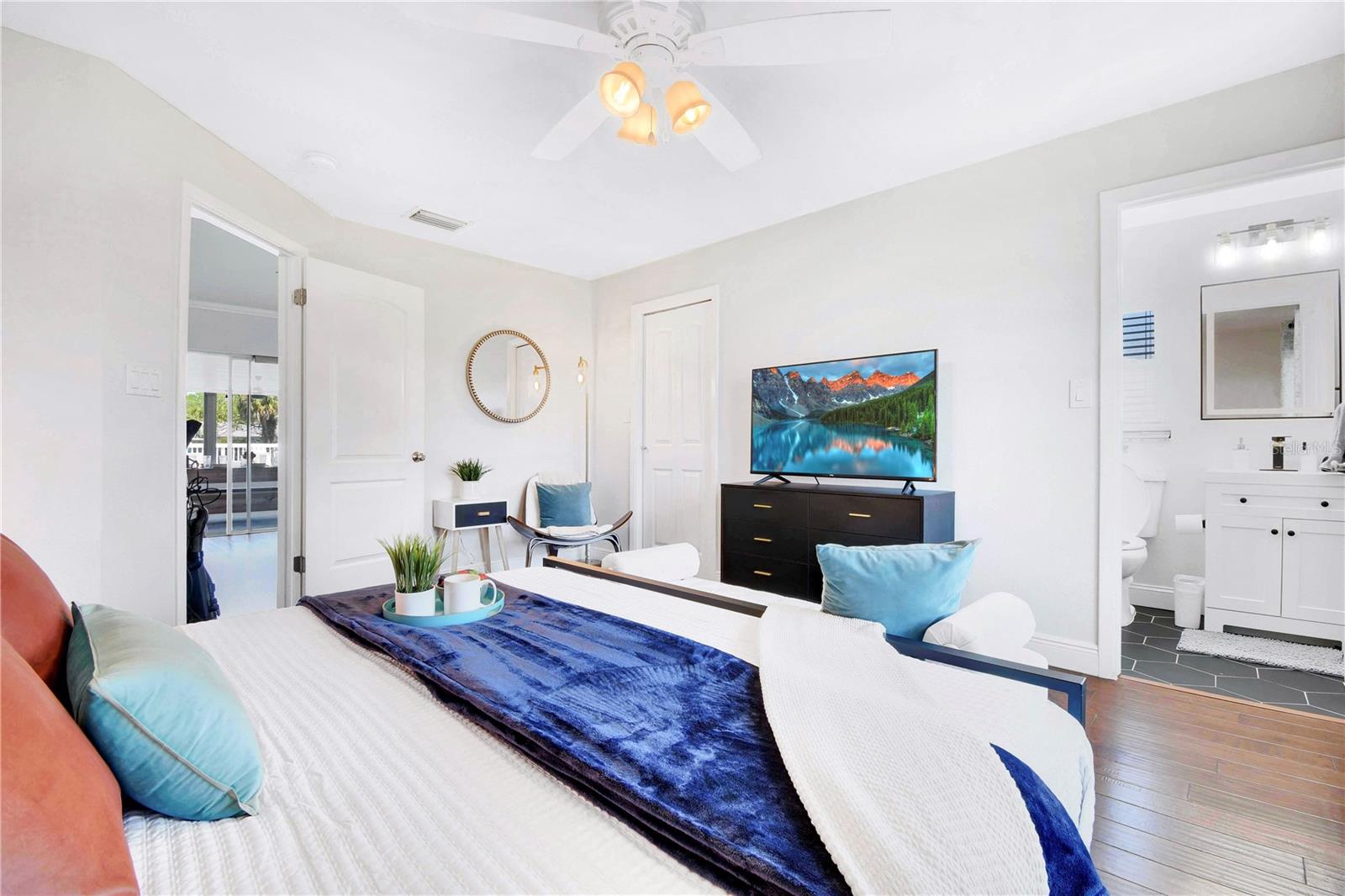 TAMPA SHORES UNIT 7 - Residential