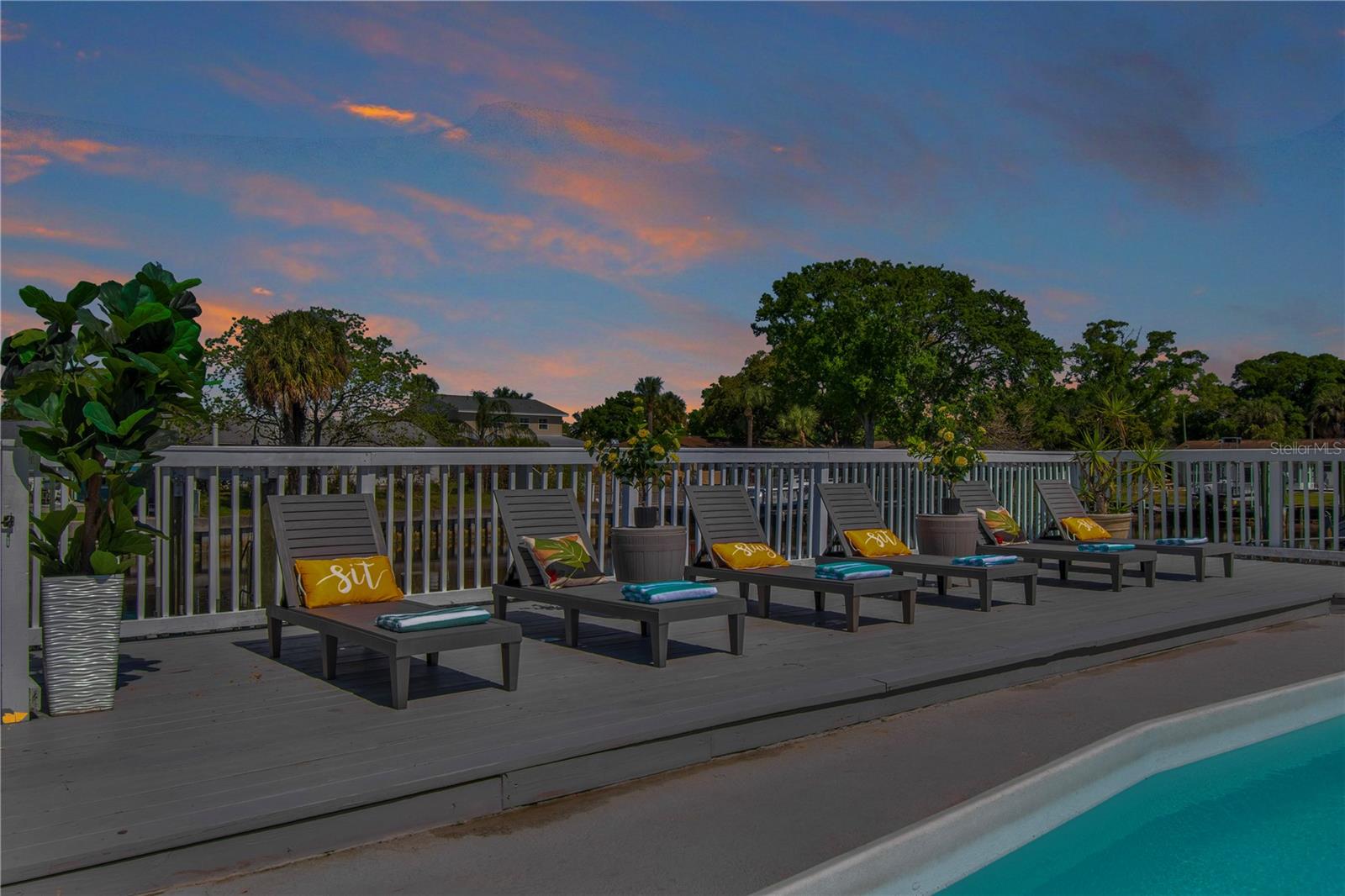 TAMPA SHORES UNIT 7 - Residential