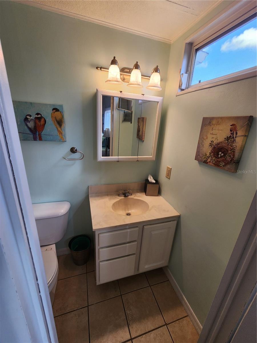 PALM LAKE ESTATES - Residential
